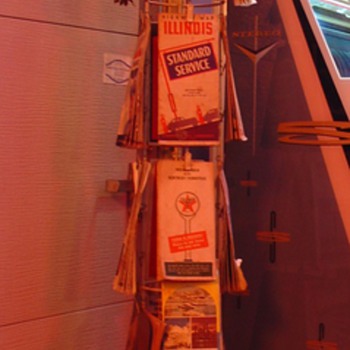 Collection Of Old Road Maps With Stand - Petroliana