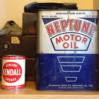 Kenlube Kendall Grease Can and Neptune Motor Oil Can - Petroliana