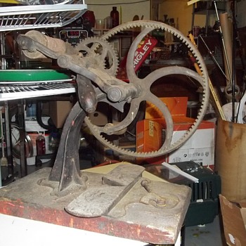 1800's cast iron hand crank tool  three wheel leather weaver machine - Tools and Hardware