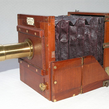 J.Robinson and Sons quarter plate tailboard camera, 1880. - Cameras