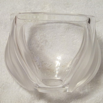 LALIQUE FRANCE CRYSTAL "TWO TULIP" VASE - Art Glass