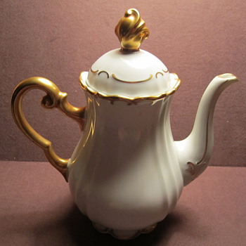 Volkstedt by Alfred Hanika 1932-1949 Gold Gilt Coffee Pot. Gold Handle and Finial Top