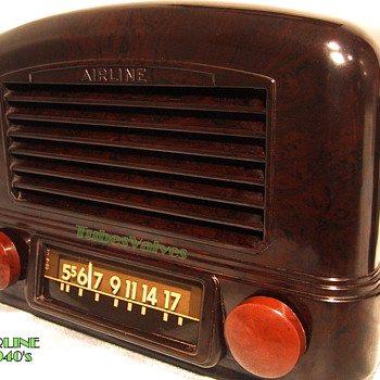 Airline 14BR-521 Bakelite Radio circa 1941 - Radios