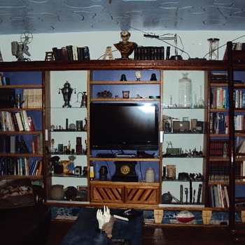 Recycled wood wall unit with rolling ladder - Furniture