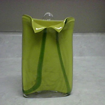 LIME GREEN GLASS WALL  POCKET
