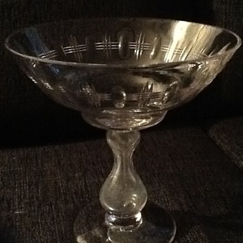 Pedestal fruit bowl - Glassware