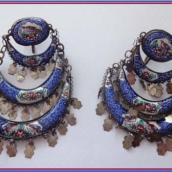 PERSIAN ANTIQUE ENAMEL HAND PAINTED BIRDS FLORAL FILIGREE SILVER EARRINGS. - Fine Jewelry