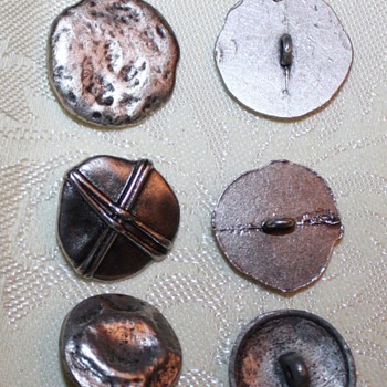 VINTAGE BUTTONS