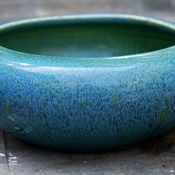 Beautifully glazed old console bowl - Art Pottery