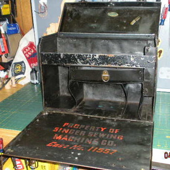 Singer Salesman's "Tool-Case" - Sewing