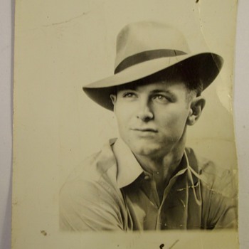 1941 Wallet Contents Carried By Mom... - Photographs