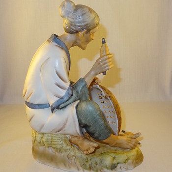 Japanese Woman Basket Weaving Porcelain
