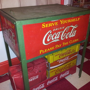 Late 20's Early 30's Canadian Coca-Cola St. Thomas Ice Chest