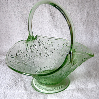 Indiana Glass Manf -- Tiara Seller -- Bridal or Fruit Basket by Darell Templeton - Glassware