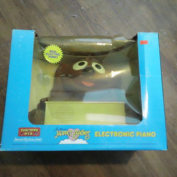 TUNE TOWN 1985 MUPPET BABIES ELECTRONIC PIANO SEAL & MINT - Toys