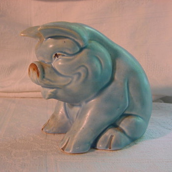 mystery blue matte seated pig Made in England - Art Pottery