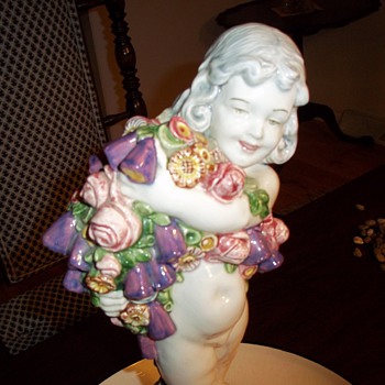 FLOWER GIRL - Art Pottery
