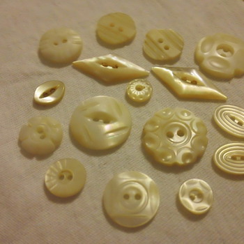 Assorted Mother of Pearl & Shell Buttons - Sewing