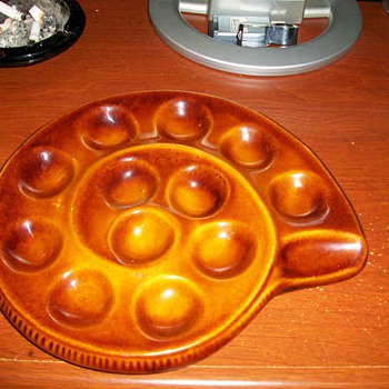 escargot dish cant read name ? - Art Pottery