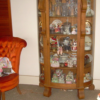 ANTIQUE CURIO  - Furniture