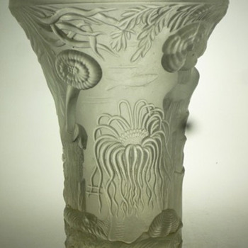 CZECH/BRITISH BAROLAC'S SEA CREATURES OR AQUARIUM VASE. - Art Glass
