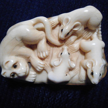 Netsuke Wooly Mammoth Ivory of animals for czechglass5 :-) - Asian