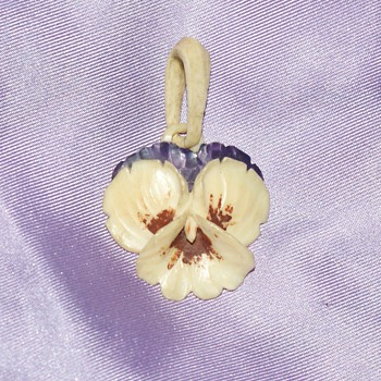 Pansy Pendant - Please help :) - Costume Jewelry