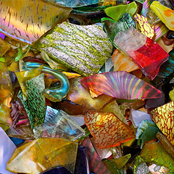 ...may they rest in piece...1900-2006 - Art Glass