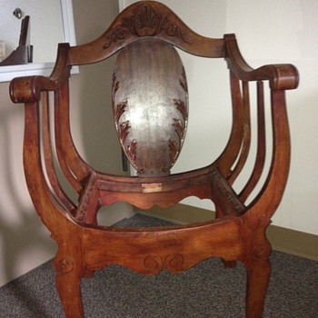 Savonarola-Inspired Chair?