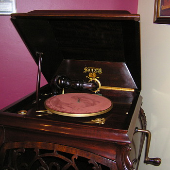 Sonora Grand, 78 rpm gramophone Made in USA