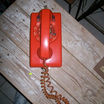 Groovy Man! Orange Wall Phone - Telephones