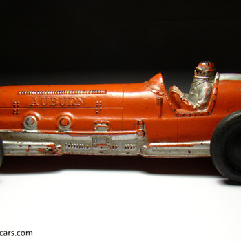 VINTAGE AUBURN No. 7 RUBBER RACER CIRCA 1940 - 1950 - Model Cars