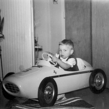 Ferrari pedal car - Model Cars