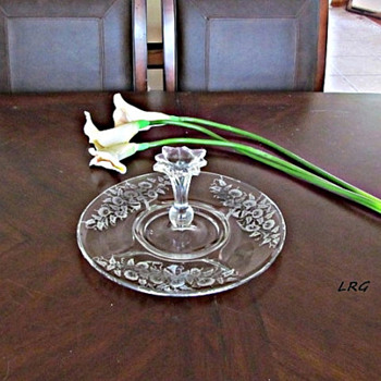  PADEN CITY Spire Pattern number 211 Center Handle Server 