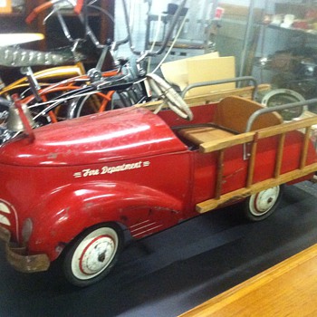 Old Toy Pedal Car - Model Cars