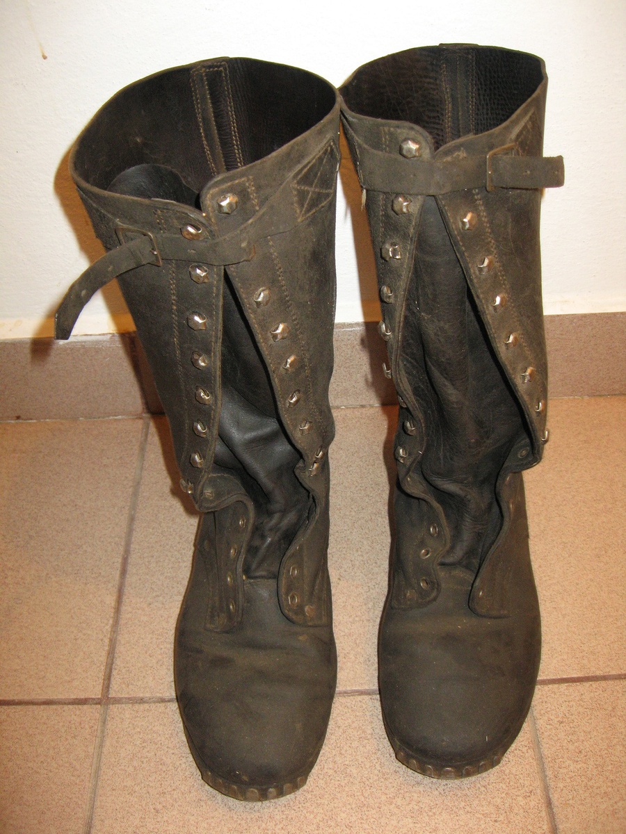 World War II boots ? | Collectors Weekly