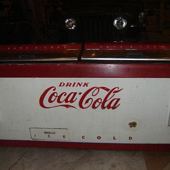 1950's cooler to be re-purpoused into a rolling bar!
