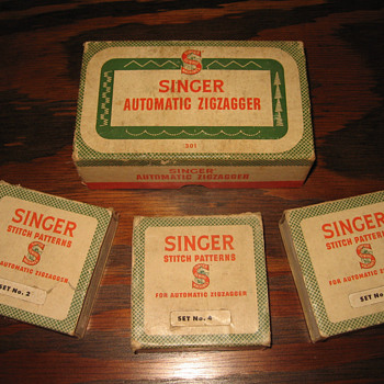 1940's Singer Sewing Machine Automatic Zigzagger set COMPLETE - Sewing