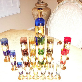 Not sure who made this set - any ideas? - Glassware