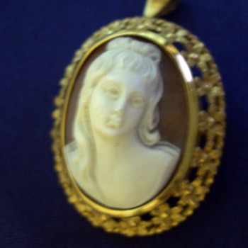 Cameos Cameos What is it made of?