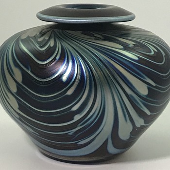 Charles Lotton Aventurine & Cobalt Pulled Feather vase, 1984 - Art Glass