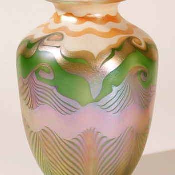 QUEZAL ART GLASS VASE, circa 1906 - Art Glass