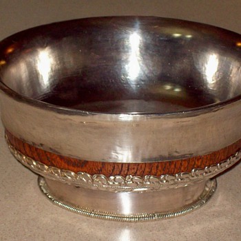 Sterling Silver wood bowl . Need Help with Halmark I.D.