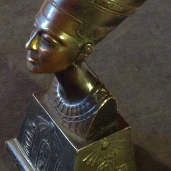 Nefertiti bust. Egyption revival. - Art Deco