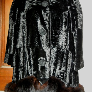 Vintage Dan Millstein Crushed Velvet Mink Trim Swing Coat - Womens Clothing
