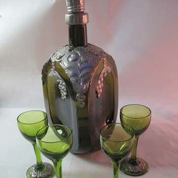 Pinched glass decanter with pewter overlay - Bottles