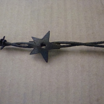 BARBED WIRE STAR - Tools and Hardware