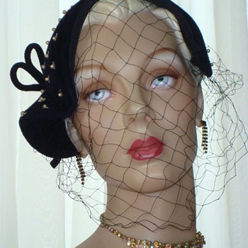 Divine Darling Does 1930s - a Flapper Style Cloche for Party Time