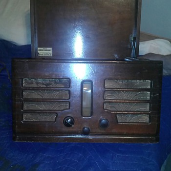 motorola mahagny wood radio/ record player  - Records