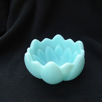 Fenton bowl - cannot find a ware # or any info - value/age? - Glassware
